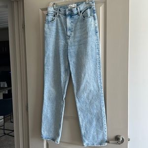Abercrombie & Fitch 90s Straight Ultra High Rise Jean